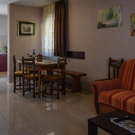 Apartment Kremzar 洛克维 外观 照片