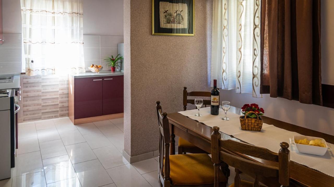 Apartment Kremzar 洛克维 外观 照片