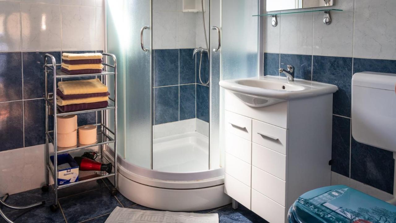 Apartment Kremzar 洛克维 外观 照片
