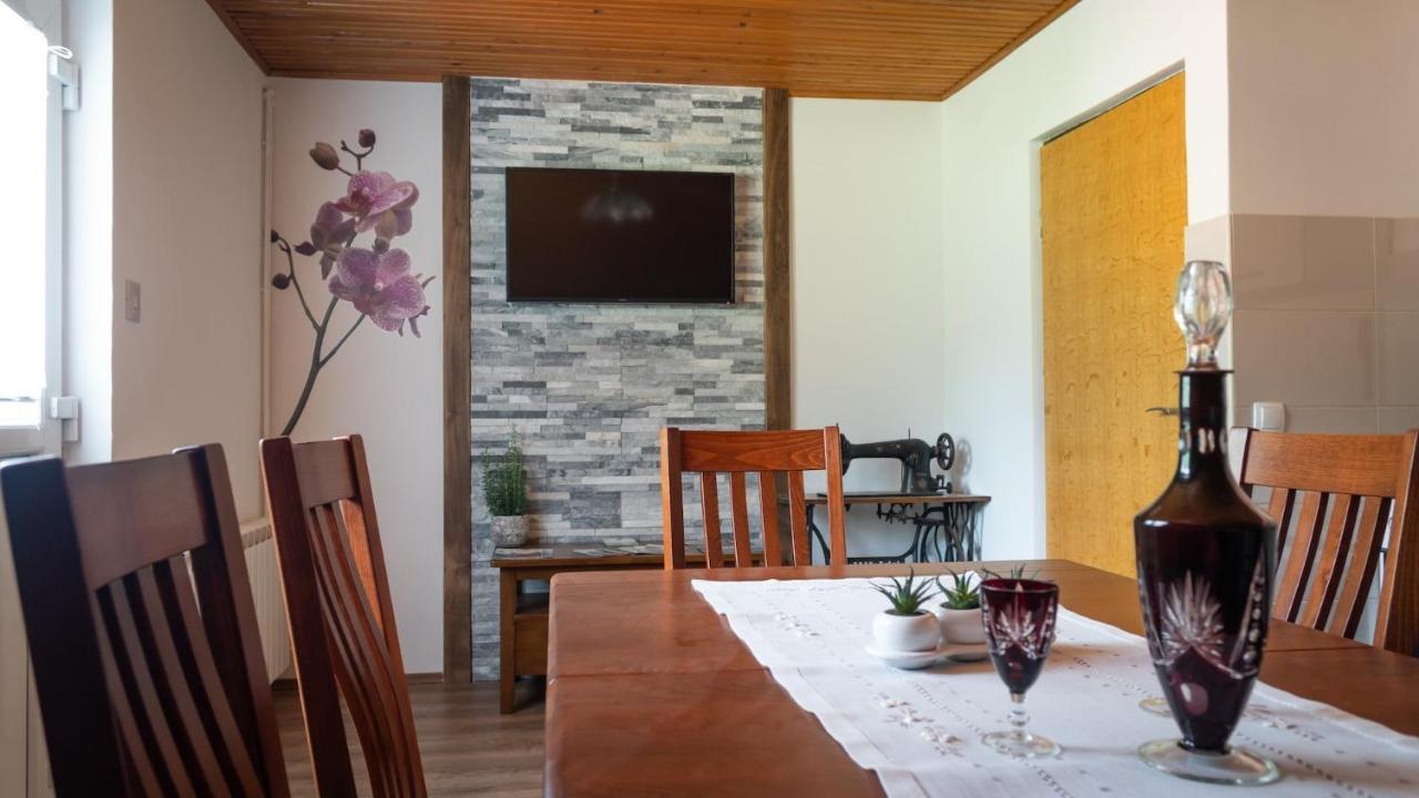 Apartment Kremzar 洛克维 外观 照片